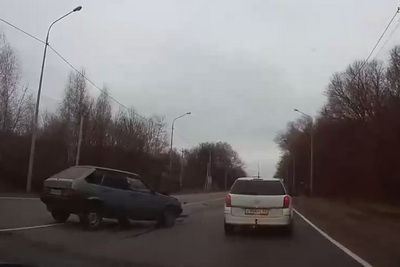 В Рязани столкнулись бензовоз и легковушка